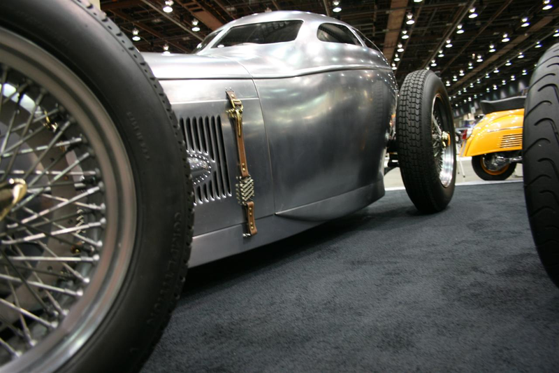 Illustration for article titled 2009 Detroit Autorama: Dan Webb's Golden Submarine Debuts!